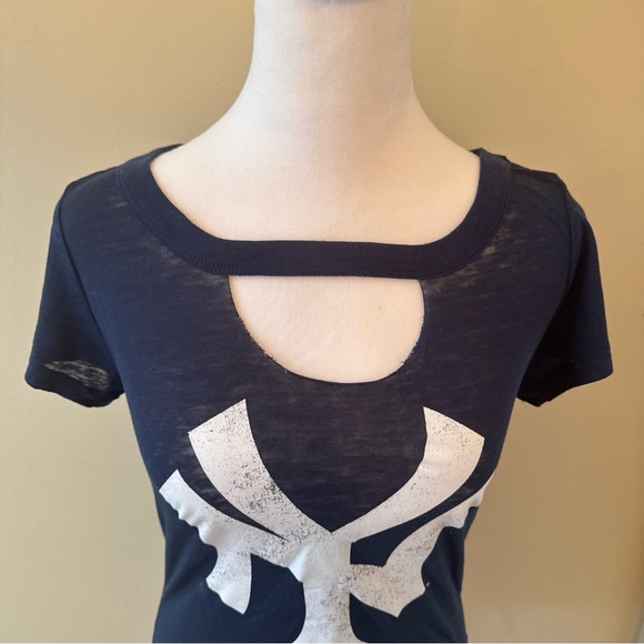 Touch New York NY Yankees Navy & White Short Sleeve Open Back Tshirt Small - Picture 2 of 5